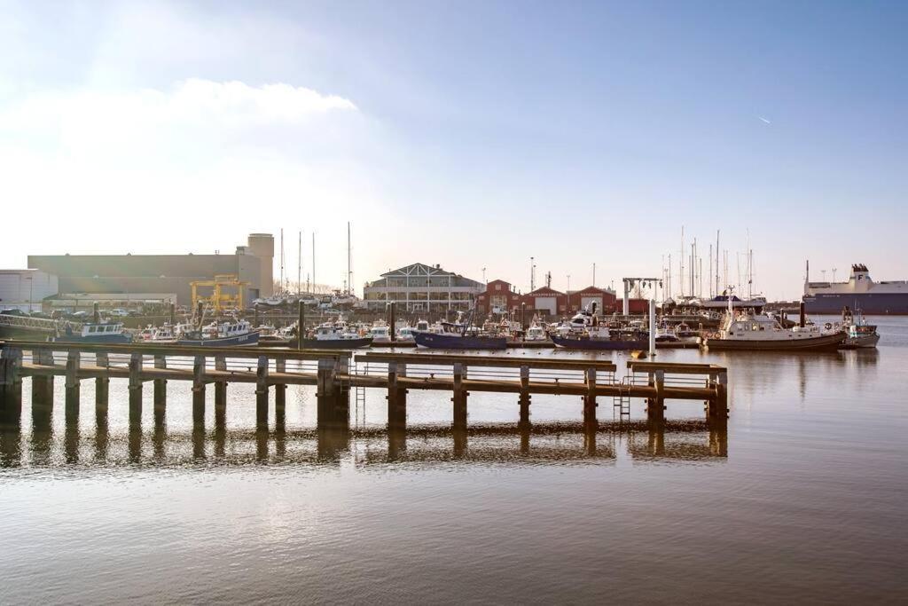 Met Jachthavenzicht Zeebrugge *